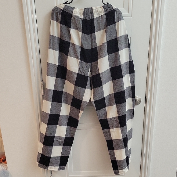 Old Navy Men's Black and White Plaid Joggers - Picture 3 of 3